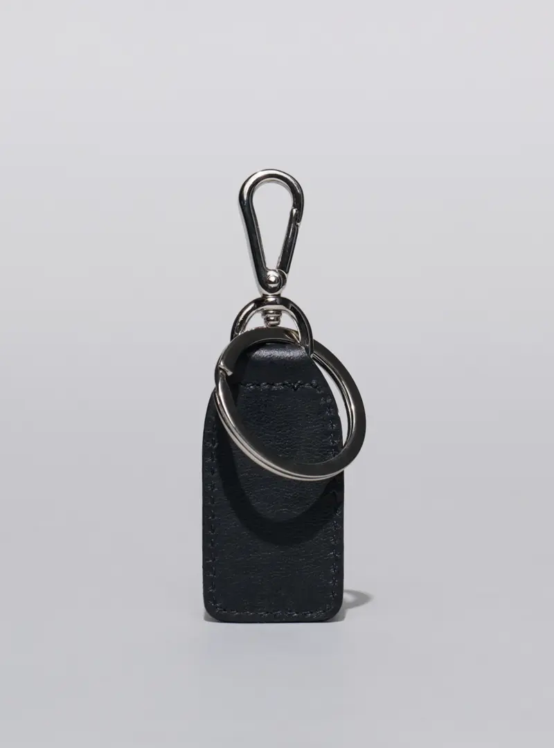 The Gaby Keyring Solid Black lie studio